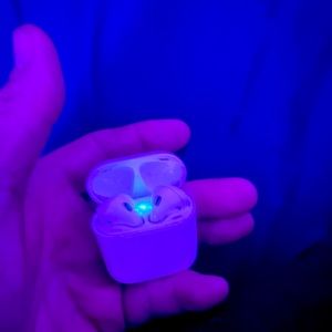 Apple AirPods
